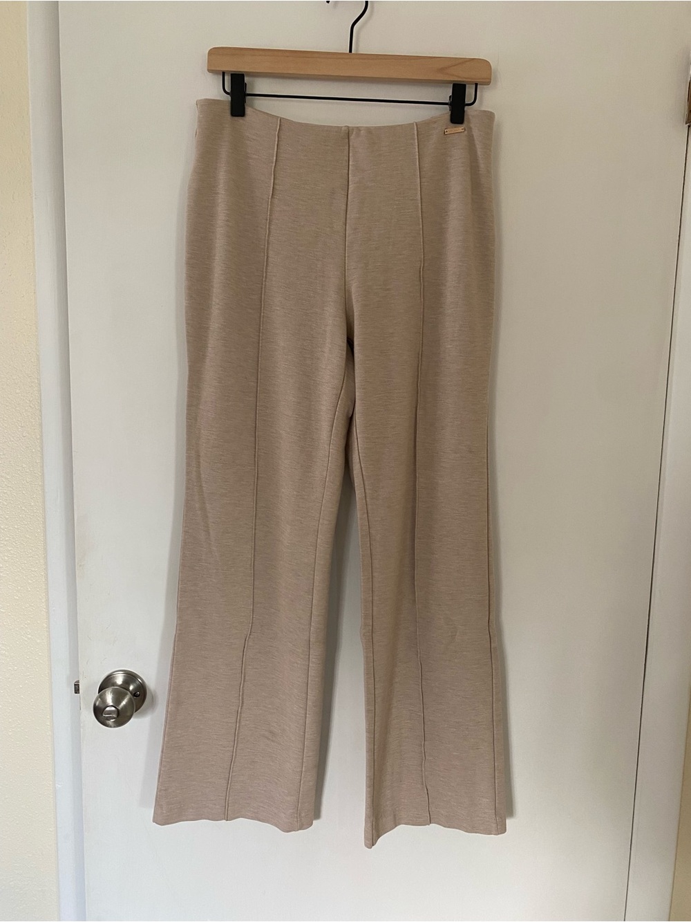 T Tahari Beige Wide-Leg Knit Pants Pull-on Elastic Waist Soft Pants Medium